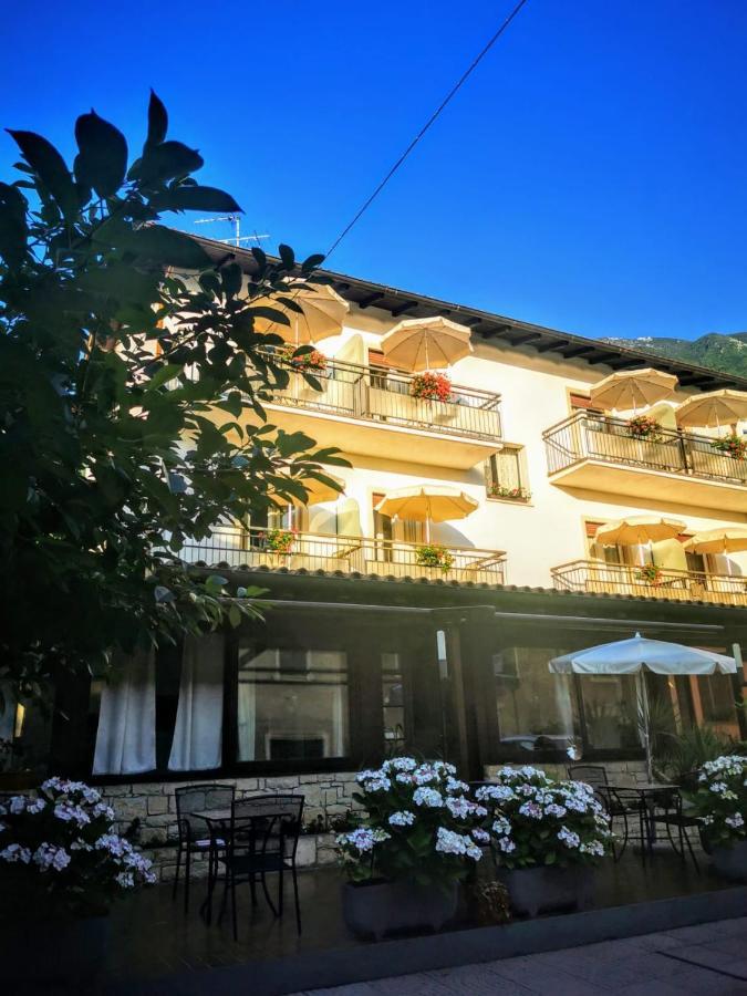 Albergo Al Pescatore Brenzone sul Garda Eksteriør billede