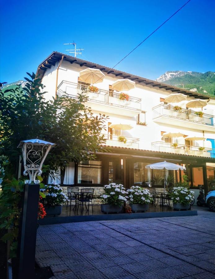 Albergo Al Pescatore Brenzone sul Garda Eksteriør billede