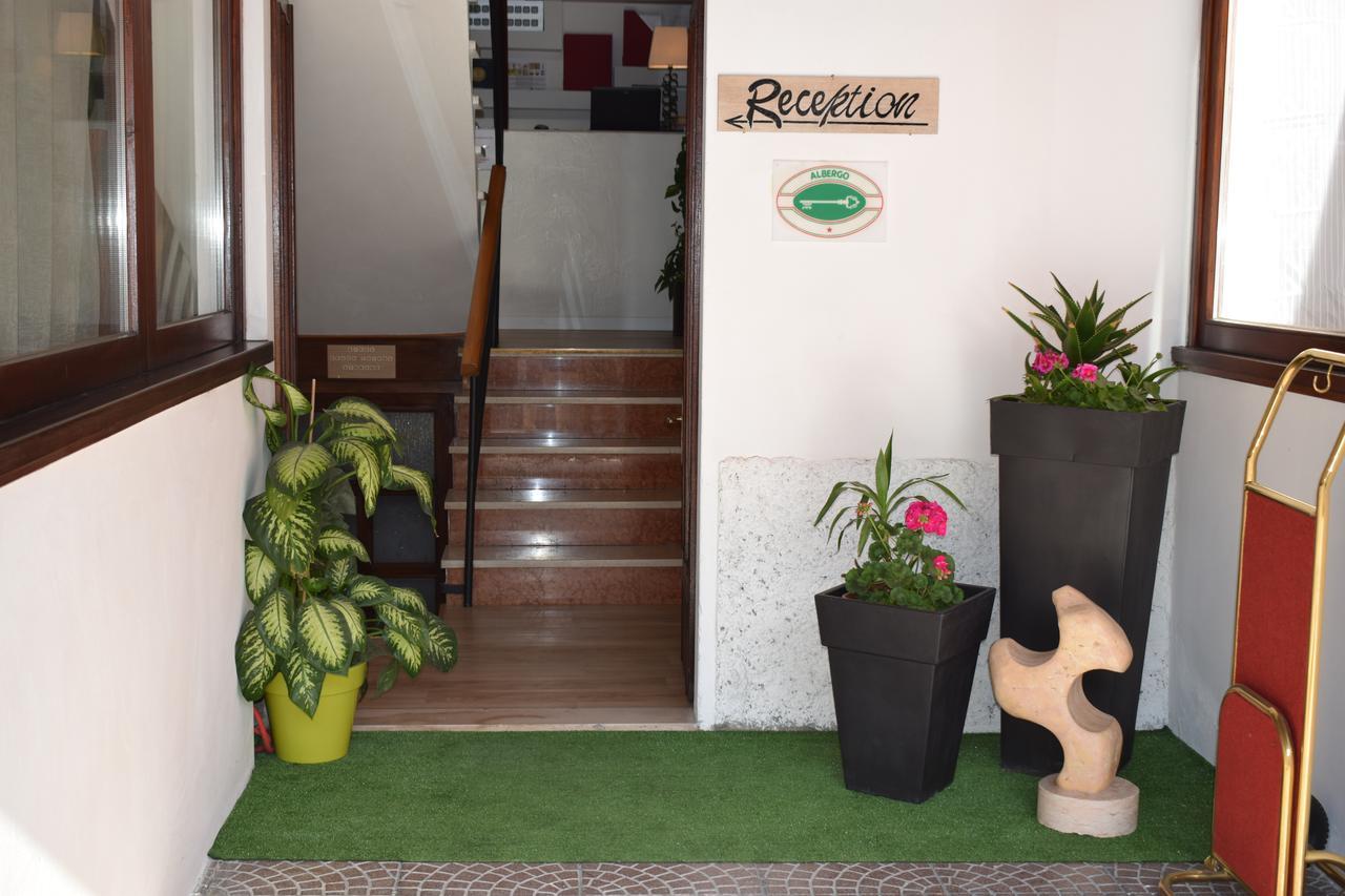 Albergo Al Pescatore Brenzone sul Garda Eksteriør billede