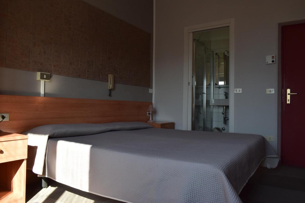 Albergo Al Pescatore Brenzone sul Garda Eksteriør billede