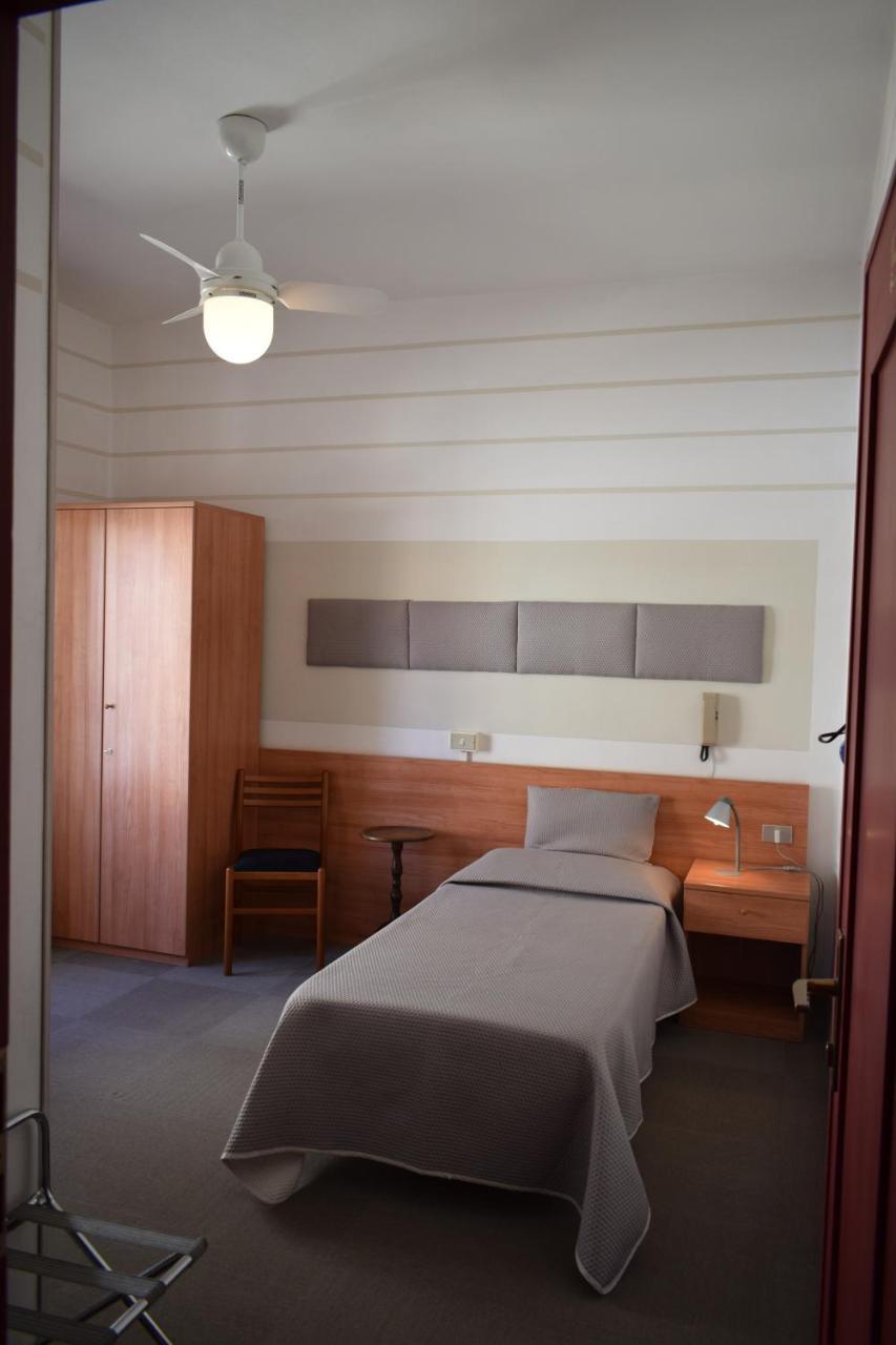 Albergo Al Pescatore Brenzone sul Garda Eksteriør billede