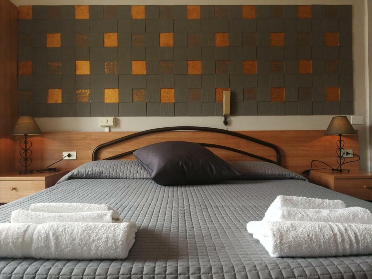 Albergo Al Pescatore Brenzone sul Garda Eksteriør billede